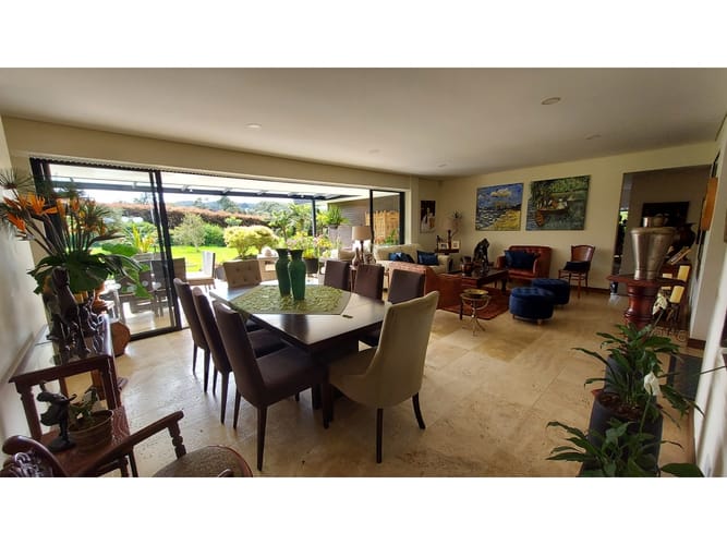 Casa de 3 alcobas en venta en Villa Turbay, Envigado, 374 m² · foto 7 de 22
