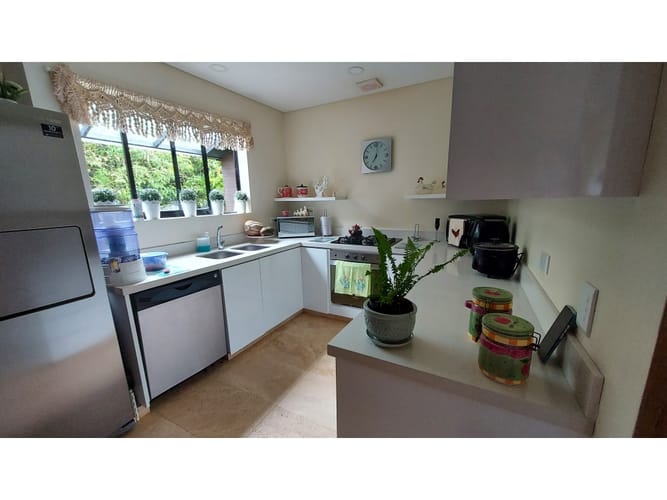 Casa de 3 alcobas en venta en Villa Turbay, Envigado, 374 m² · foto 11 de 22