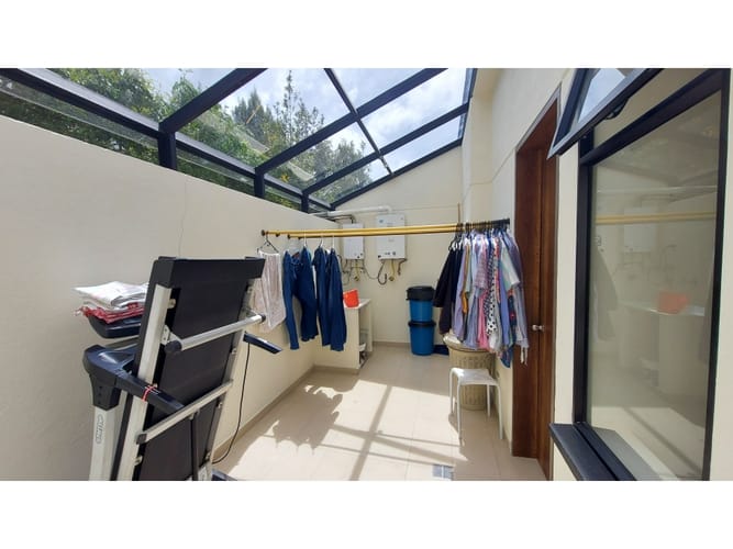 Casa de 3 alcobas en venta en Villa Turbay, Envigado, 374 m² · foto 17 de 22