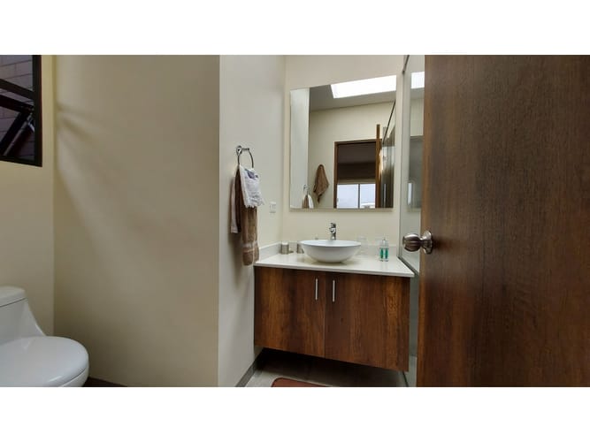 Casa de 3 alcobas en venta en Villa Turbay, Envigado, 374 m² · foto 21 de 22