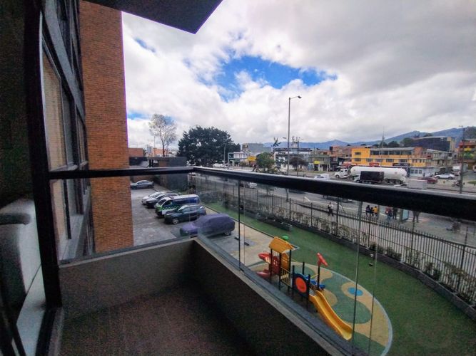 Apartamento en venta en Santa Maria Del Lago, Bogotá · foto 2 de 24
