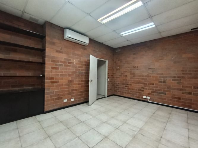 Bodega en arriendo en Primavera, Envigado, 640 m² · foto 16 de 20