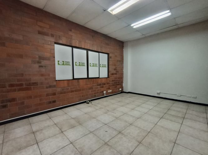 Bodega en arriendo en Primavera, Envigado, 640 m² · foto 19 de 20