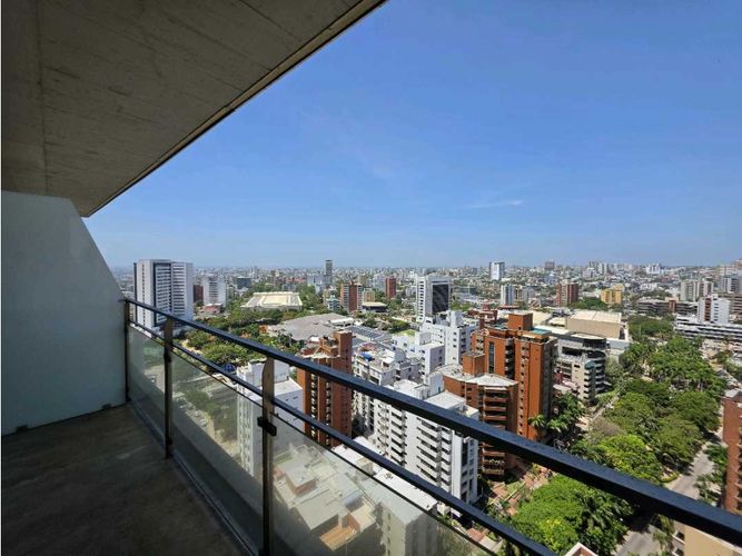 Apartamento de 3 alcobas en venta en Villa Country, Barranquilla, 220 m² · foto 2 de 24