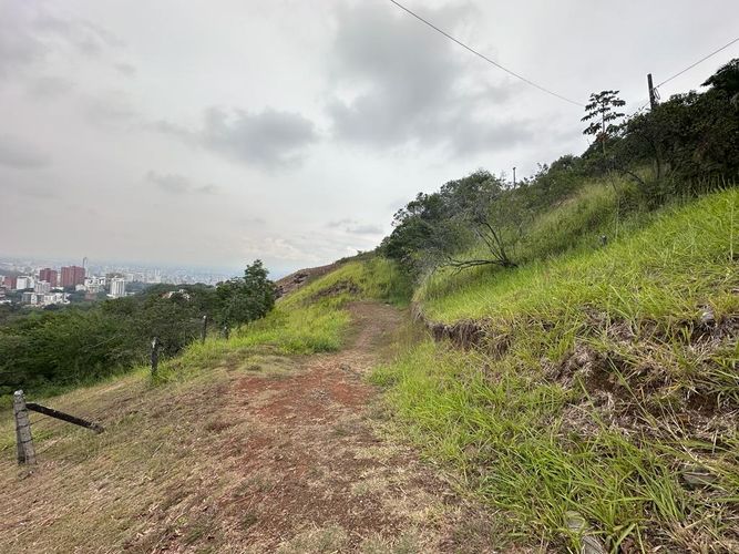 Lote en venta en Bellavista, Cali, 2560 m² · foto 4 de 5
