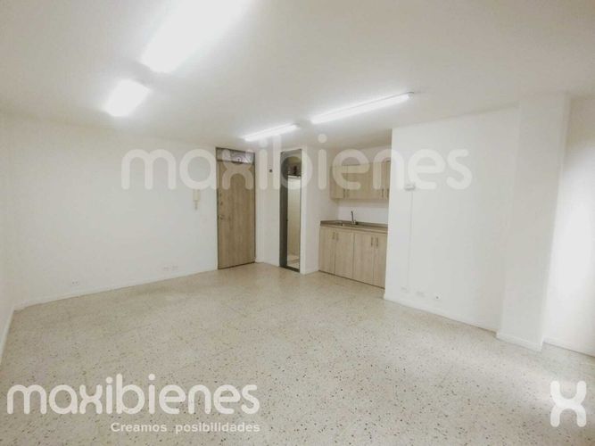 Oficina en arriendo en Estadio, Medellín, 24 m² · foto 2 de 10