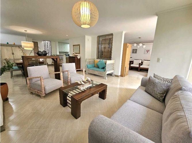 Casa de 4 alcobas en venta en Castropol, Envigado, 200 m² · foto 2 de 17