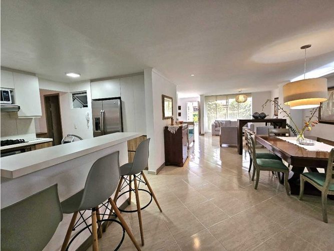 Casa de 4 alcobas en venta en Castropol, Envigado, 200 m² · foto 11 de 17