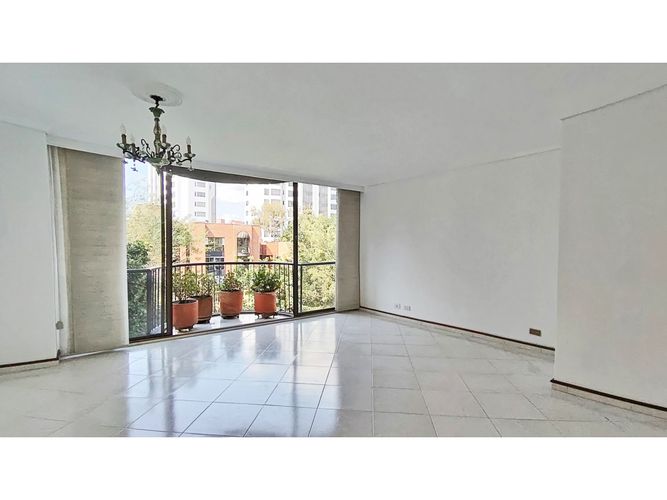 Apartamento de 3 alcobas en venta en Patio Bonito, Medellín, 147 m² · foto 3 de 18