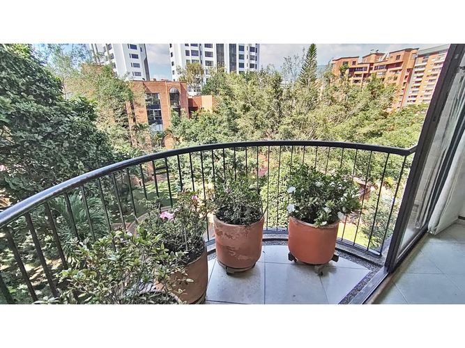 Apartamento de 3 alcobas en venta en Patio Bonito, Medellín, 147 m² · foto 4 de 18