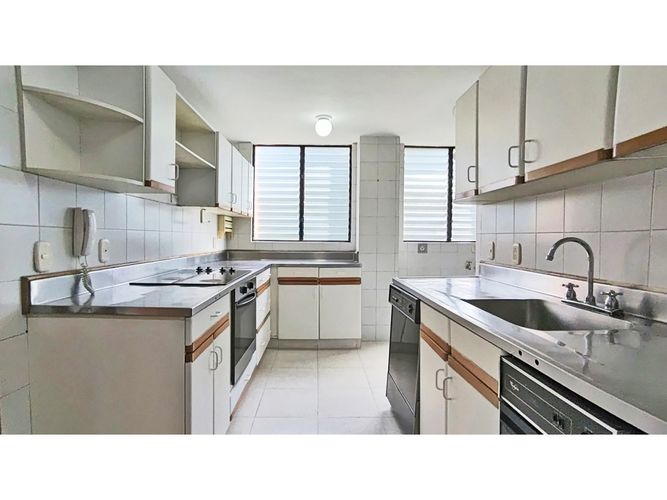 Apartamento de 3 alcobas en venta en Patio Bonito, Medellín, 147 m² · foto 8 de 18