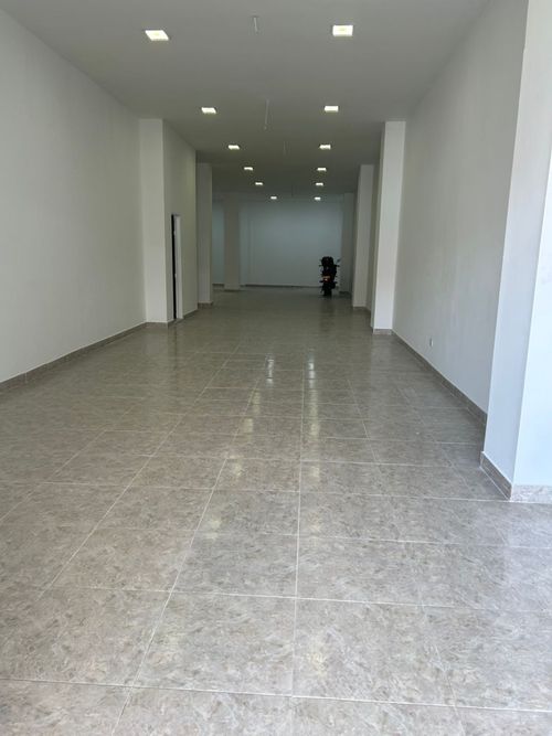 Bodega en arriendo en Prados Del Norte, Cali, 190 m² · foto 2 de 18
