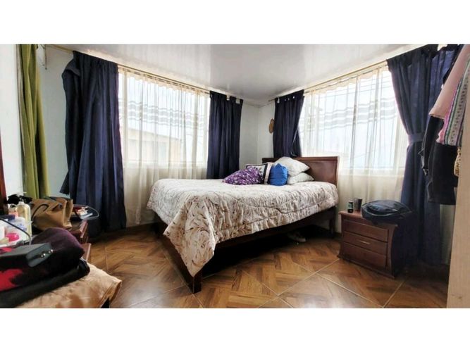 Casa de 5 alcobas en venta en Ub. Prados De San Andres, Funza, 153 m² · foto 5 de 5