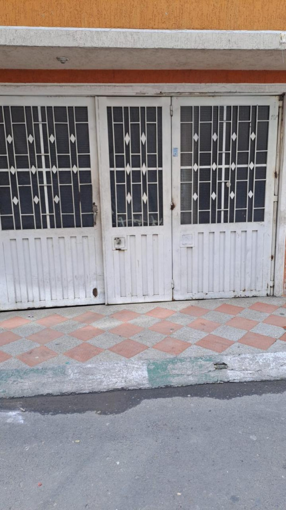 Casa en venta en Fontibon, Bogotá · foto 3 de 24