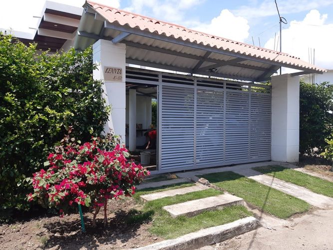 Casa de 5 alcobas en venta en Oriente, Girardot, 323 m² · foto 3 de 19
