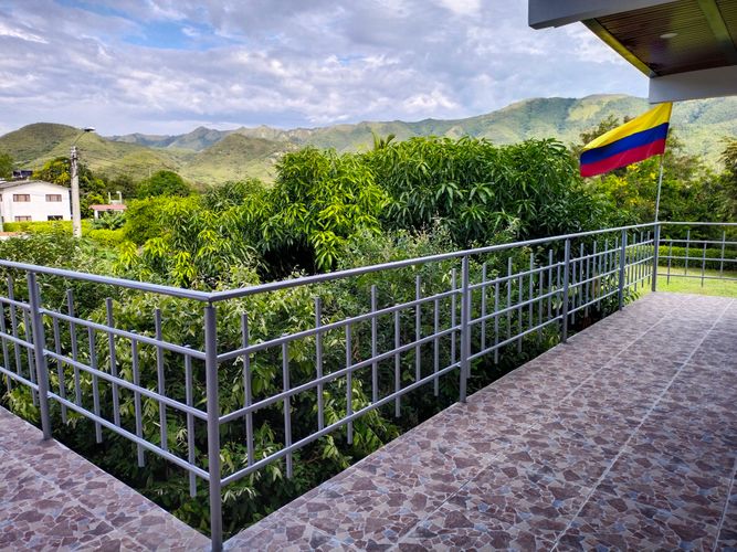 Casa de 5 alcobas en venta en Oriente, Girardot, 323 m² · foto 18 de 19