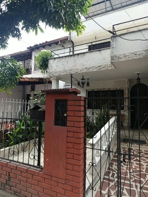 Casa de 5 alcobas en venta en Provenza, Bucaramanga, 200 m² · foto 3 de 8