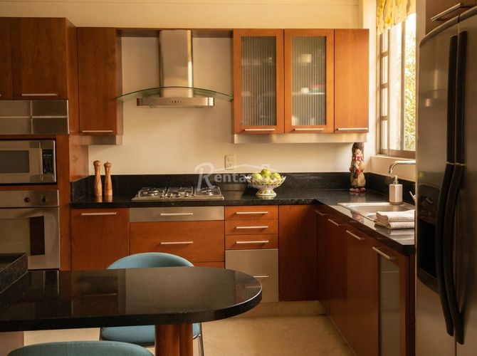 Casa de 3 alcobas en venta en El Tesoro, Medellín, 360 m² · foto 5 de 19