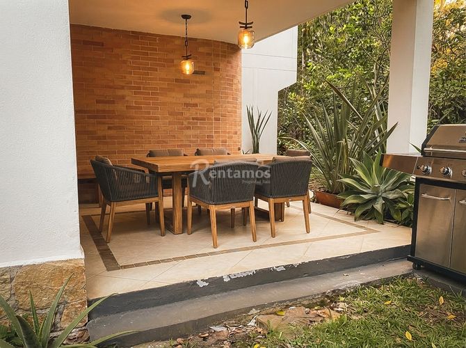 Casa de 3 alcobas en venta en El Tesoro, Medellín, 360 m² · foto 13 de 19