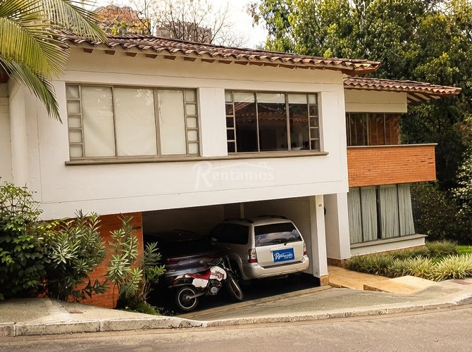 Casa de 3 alcobas en venta en El Tesoro, Medellín, 360 m² · foto 16 de 19