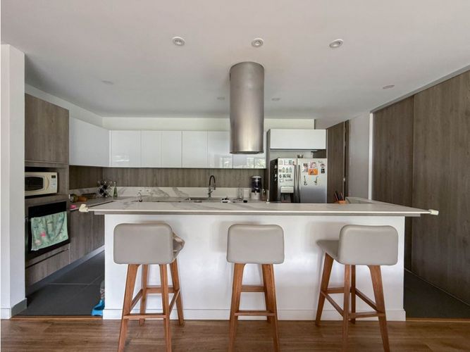 Apartamento de 3 alcobas en venta en Cerros De Suba, Bogotá, 200 m² · foto 11 de 24
