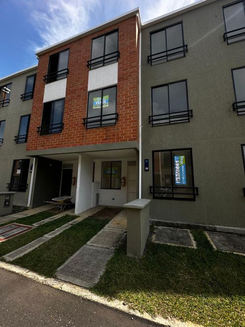 Casa de 3 alcobas en venta en Alfaguara, Jamundí, 84 m² · foto 2 de 24