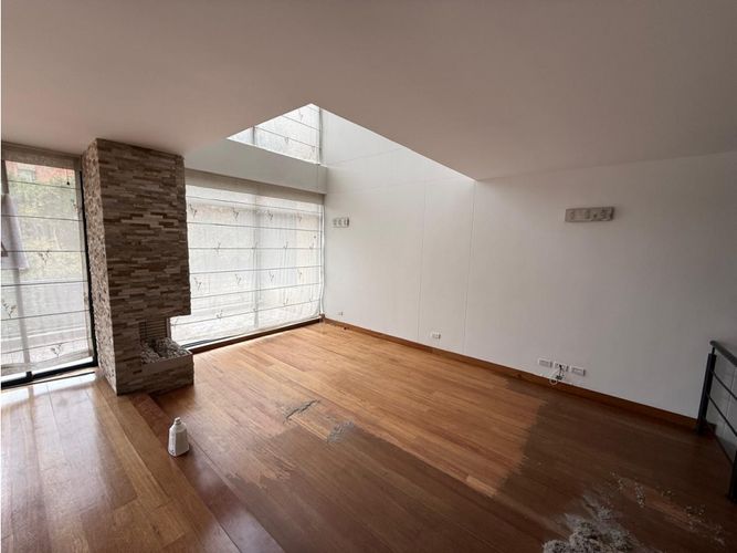 Casa de 3 alcobas en venta en Bosque De Pinos, Bogotá, 213 m² · foto 2 de 24