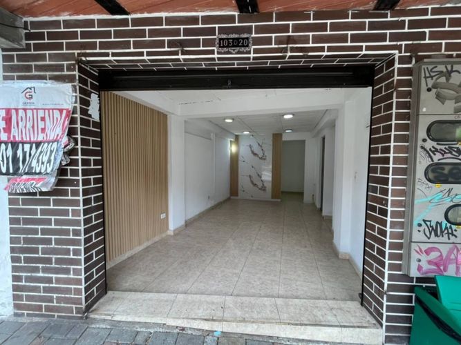 Local en arriendo en Caribe, Medellín, 30 m² · foto 3 de 9