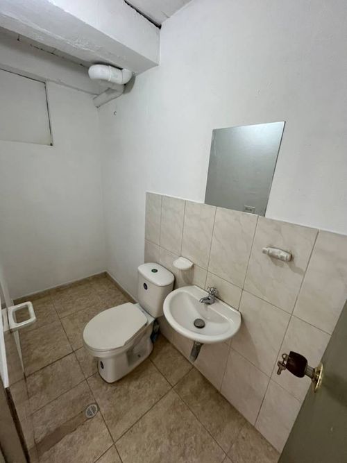 Local en arriendo en Caribe, Medellín, 30 m² · foto 9 de 9