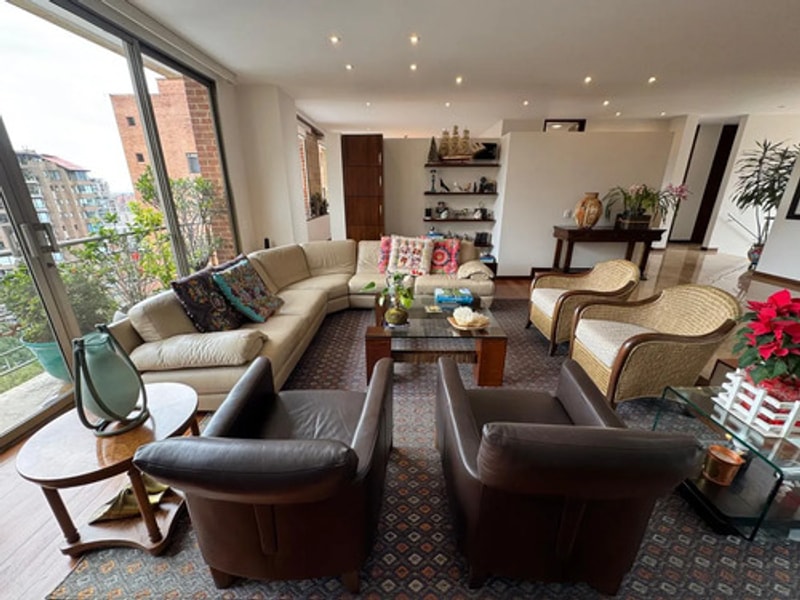 Apartamento en venta en El Refugio, Bogotá · foto 2 de 12