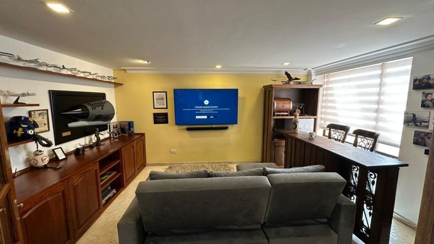 Apartamento de 3 alcobas en venta en Santa Barbara, Bogotá, 185 m² · foto 5 de 17