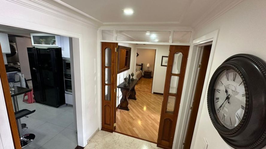Apartamento de 3 alcobas en venta en Santa Barbara, Bogotá, 185 m² · foto 6 de 17