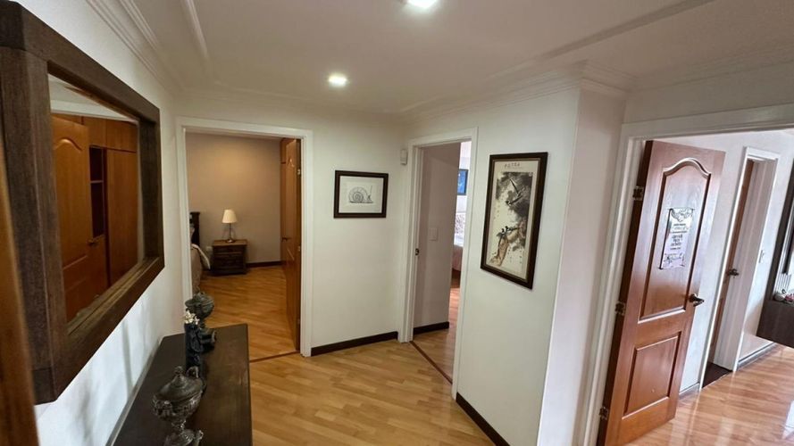Apartamento de 3 alcobas en venta en Santa Barbara, Bogotá, 185 m² · foto 8 de 17