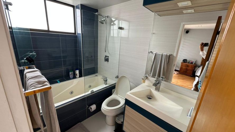 Apartamento de 3 alcobas en venta en Santa Barbara, Bogotá, 185 m² · foto 11 de 17