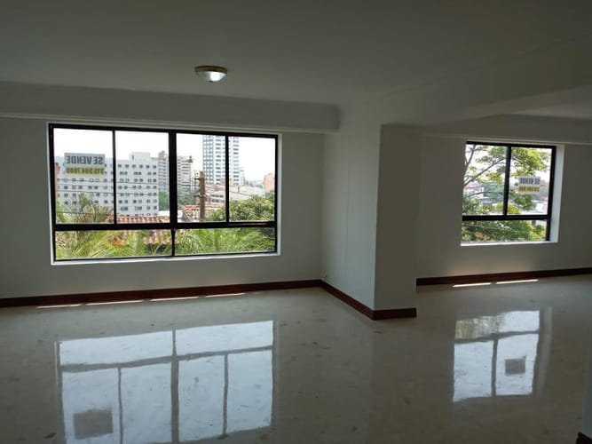 Apartamento de 3 alcobas en venta en Santa Monica, Cali, 194 m² · foto 3 de 24