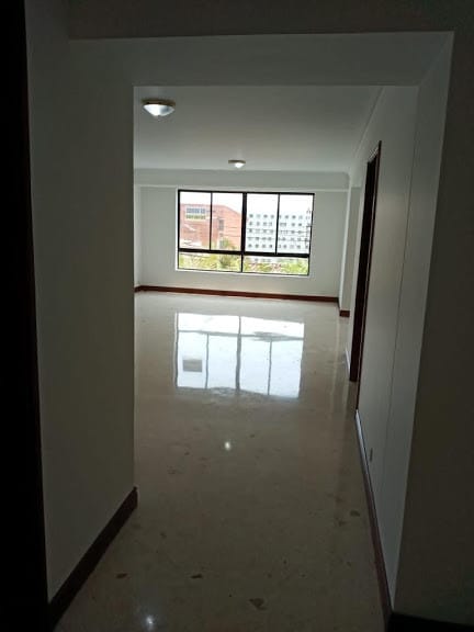 Apartamento de 3 alcobas en venta en Santa Monica, Cali, 194 m² · foto 4 de 24