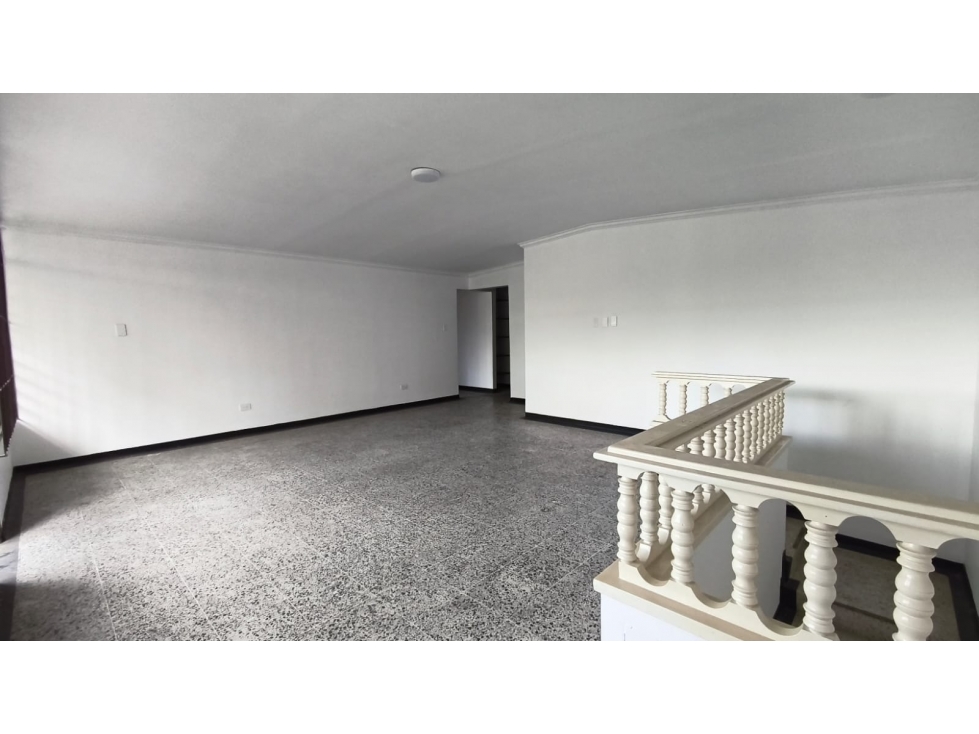 Casa en arriendo en La Elvira, Pereira · foto 2 de 17