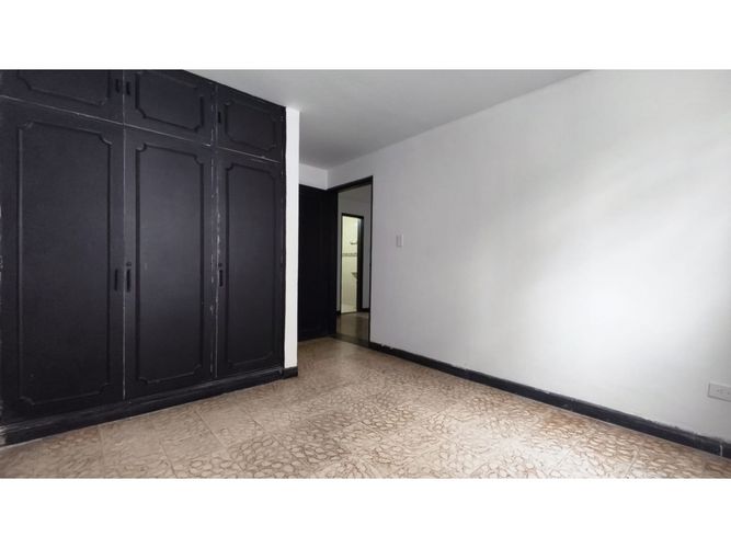 Casa de 6 alcobas en venta en La Elvira, Pereira, 250 m² · foto 9 de 21
