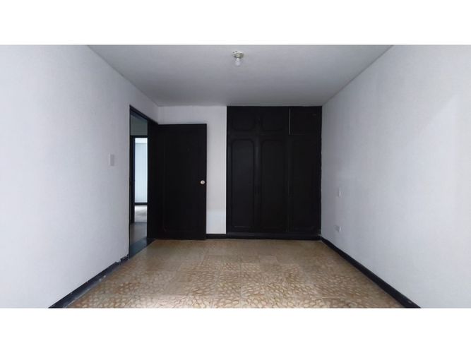 Casa de 6 alcobas en venta en La Elvira, Pereira, 250 m² · foto 13 de 21