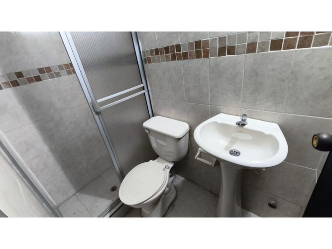 Casa de 6 alcobas en venta en La Elvira, Pereira, 250 m² · foto 18 de 21