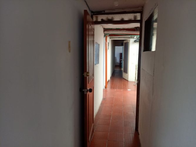 Casa de 11 alcobas en venta en San Blas, Bogotá, 300 m² · foto 23 de 24