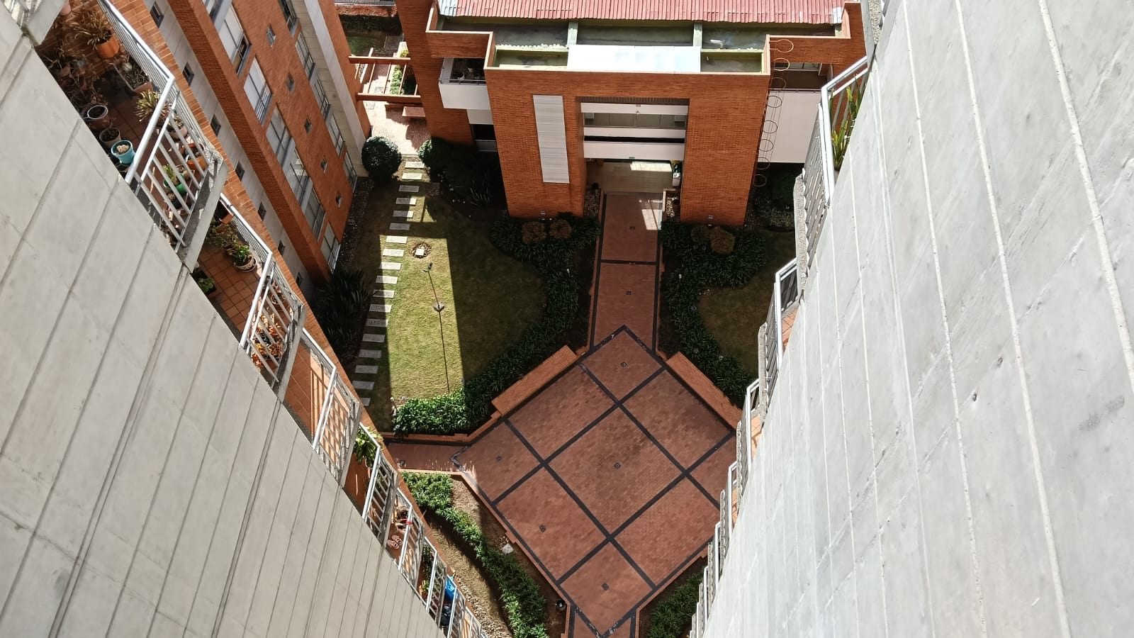Apartamento en venta en Portales Del Norte, Bogotá · foto 4 de 24