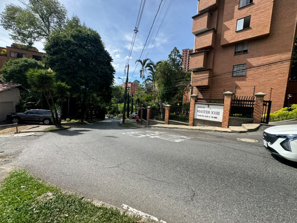 Casa en arriendo en San Lucas, Medellín · foto 9 de 18
