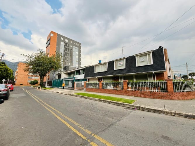 Casa en venta en Santa Barbara, Bogotá · foto 5 de 16