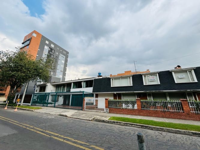 Casa en venta en Santa Barbara, Bogotá · foto 6 de 16