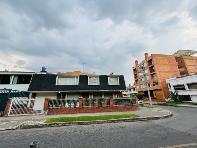 Casa en venta en Santa Barbara, Bogotá · foto 8 de 16