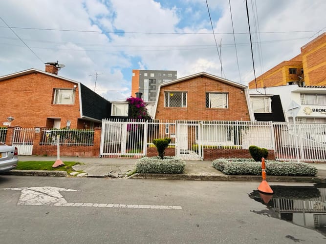 Casa en venta en Santa Barbara, Bogotá · foto 9 de 16
