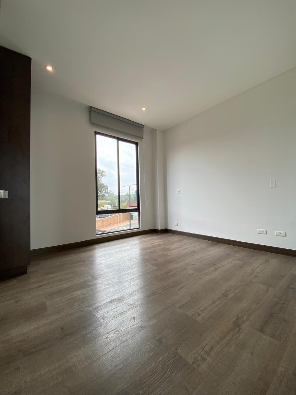 Casa en venta en Suba Cerros, Bogotá · foto 2 de 22