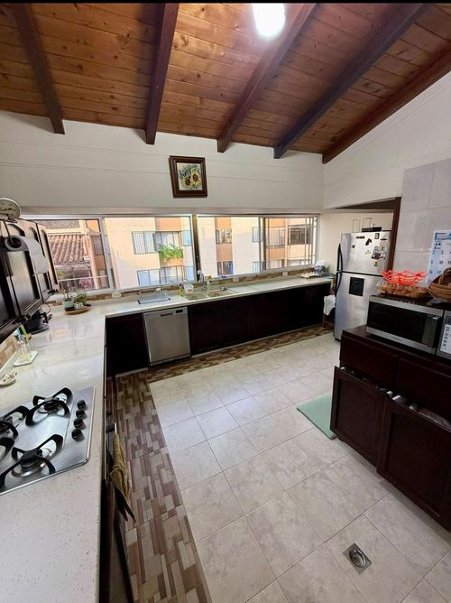 Apartamento de 4 alcobas en venta en La Floresta, Bucaramanga, 185 m² · foto 2 de 15