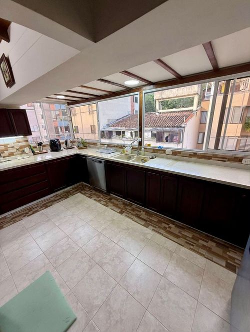 Apartamento de 4 alcobas en venta en La Floresta, Bucaramanga, 185 m² · foto 3 de 15
